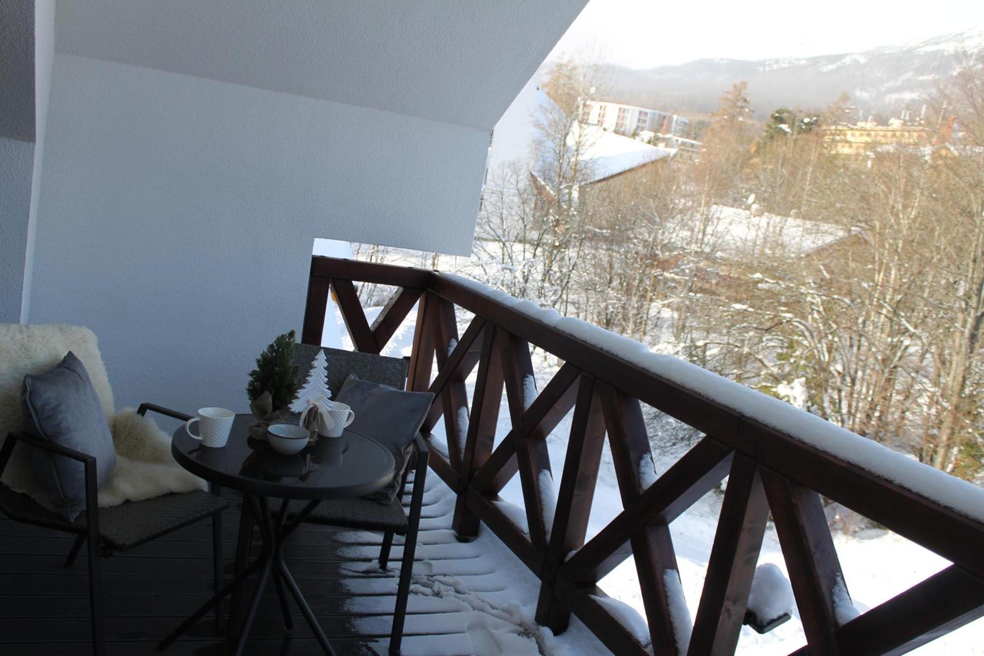 Hellene Snow Stary Smokovec *